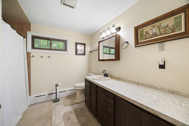 172 Porter St, Granby, MA 01033