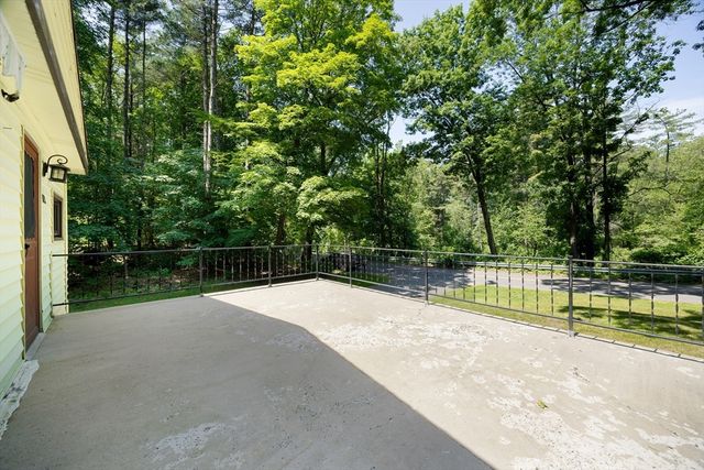 172 Porter St, Granby, MA 01033