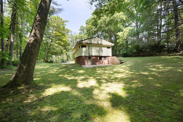172 Porter St, Granby, MA 01033