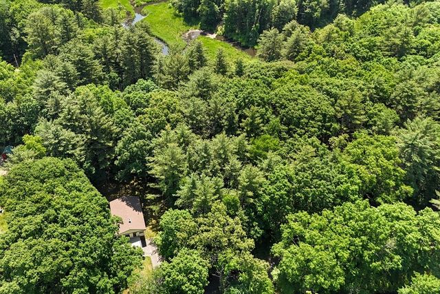 172 Porter St, Granby, MA 01033
