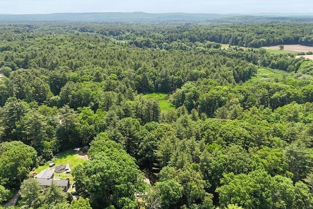 172 Porter St, Granby, MA 01033