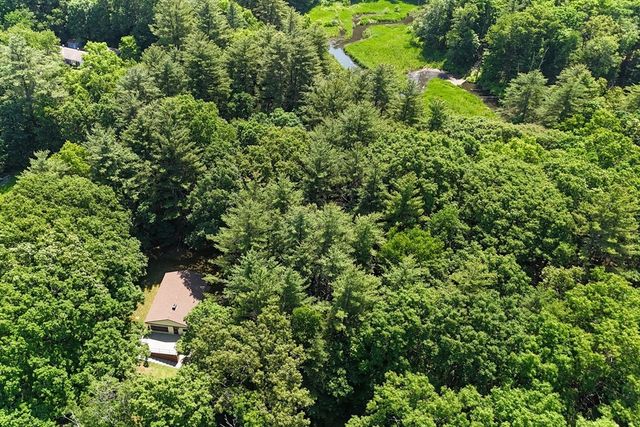 172 Porter St, Granby, MA 01033