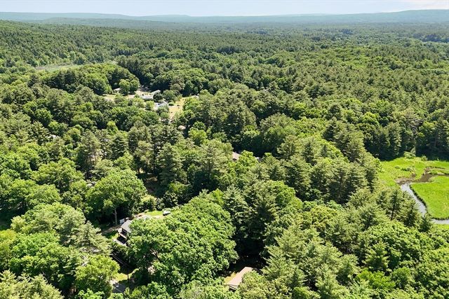 172 Porter St, Granby, MA 01033