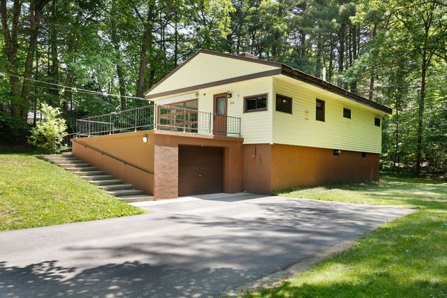 172 Porter St, Granby, MA 01033