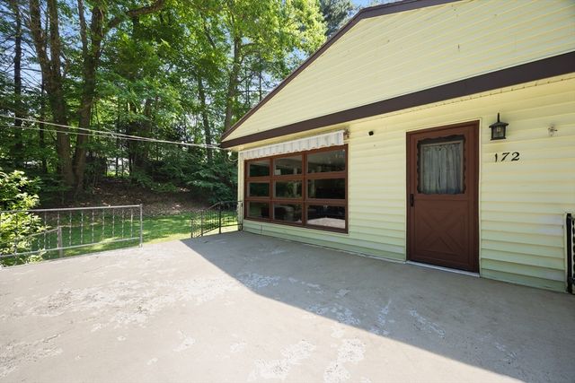 172 Porter St, Granby, MA 01033