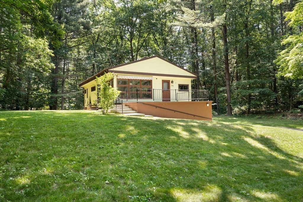 172 Porter St, Granby, MA 01033