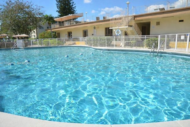 17090 NE 14th Ave 107, Miami, FL 33162