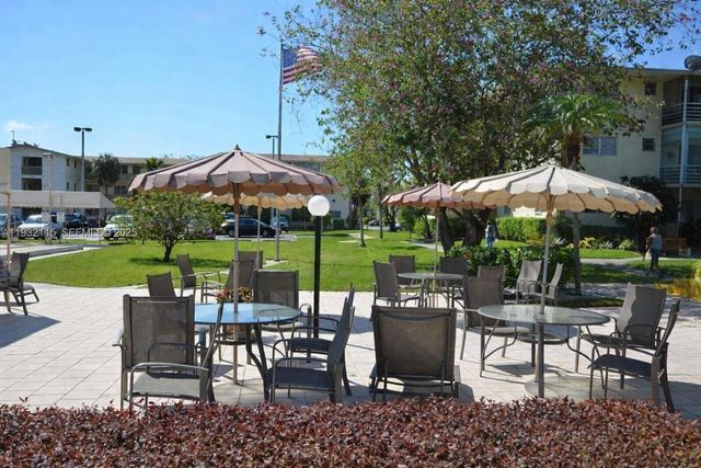 17090 NE 14th Ave 107, Miami, FL 33162