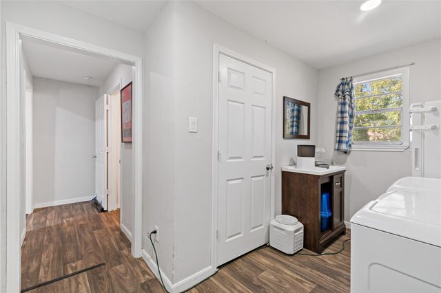 8915 W Richmond Street, Needville, TX 77461