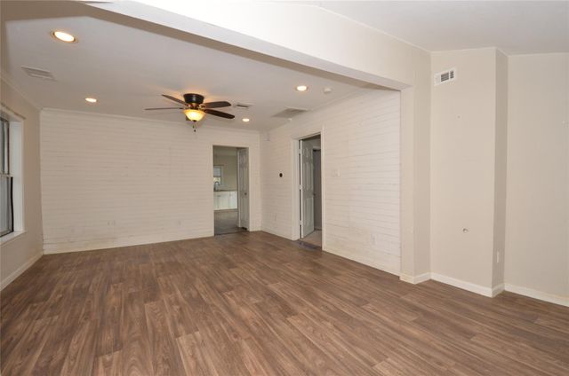 8915 W Richmond Street, Needville, TX 77461