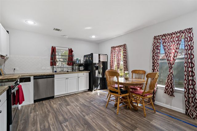 8915 W Richmond Street, Needville, TX 77461