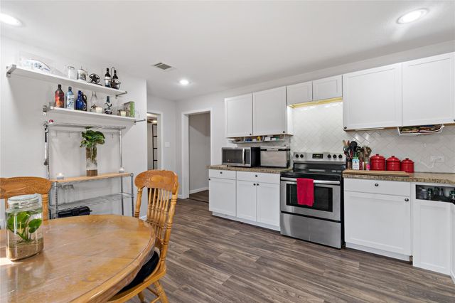 8915 W Richmond Street, Needville, TX 77461