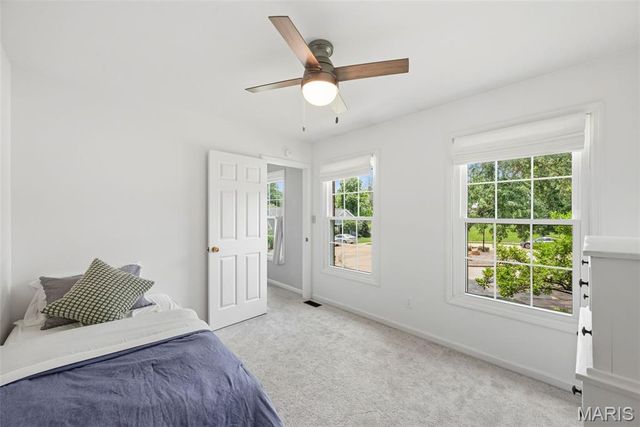 501 Oak Leaf Manor Court, Ballwin, MO 63021