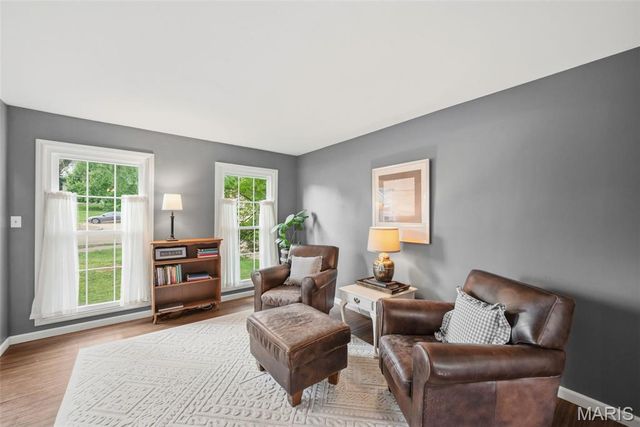 501 Oak Leaf Manor Court, Ballwin, MO 63021