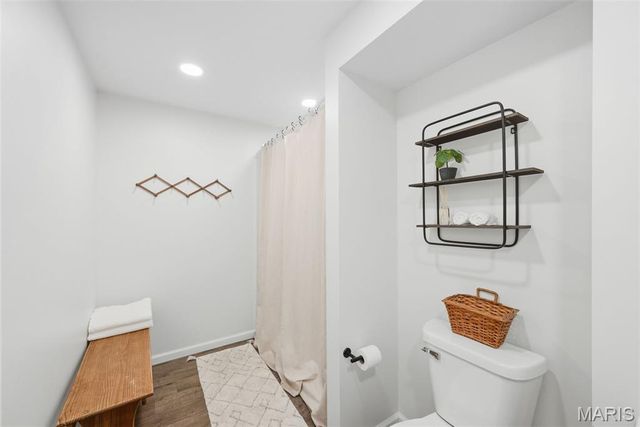501 Oak Leaf Manor Court, Ballwin, MO 63021