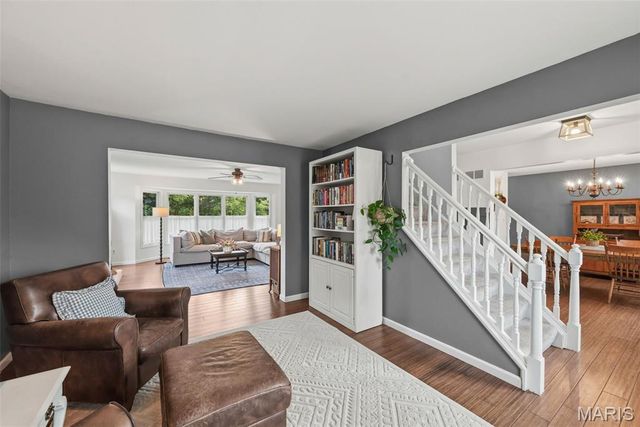 501 Oak Leaf Manor Court, Ballwin, MO 63021