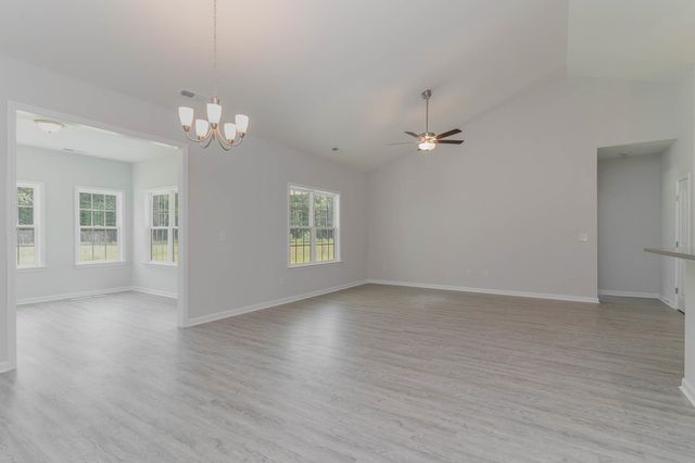 35 Double Pond Dr, Georgetown, SC 29440