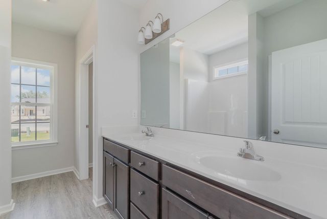 35 Double Pond Dr, Georgetown, SC 29440