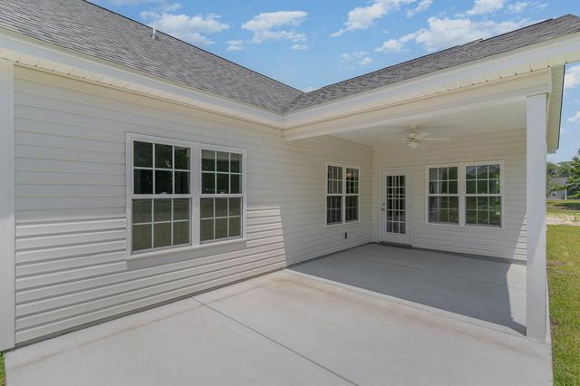35 Double Pond Dr, Georgetown, SC 29440