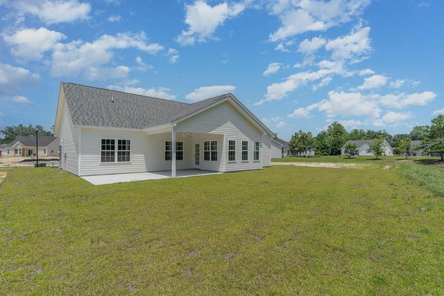 35 Double Pond Dr, Georgetown, SC 29440