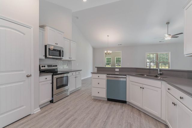 35 Double Pond Dr, Georgetown, SC 29440