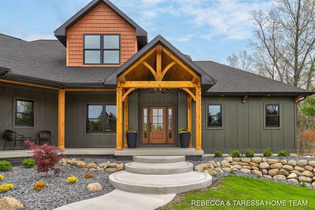 400 Sabine Drive 8, Muskegon, MI 49442