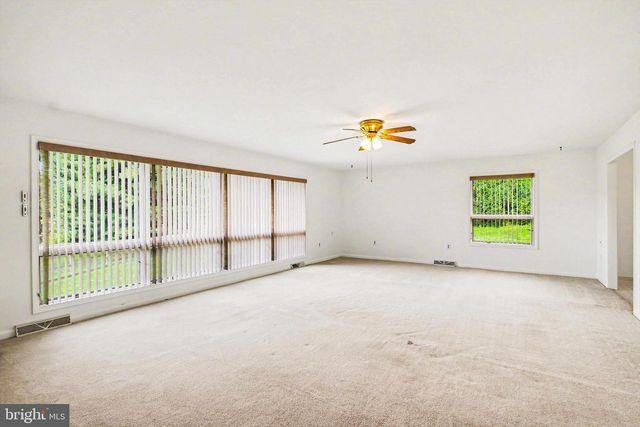 2170 TWIGDEN CT, York, PA 17403