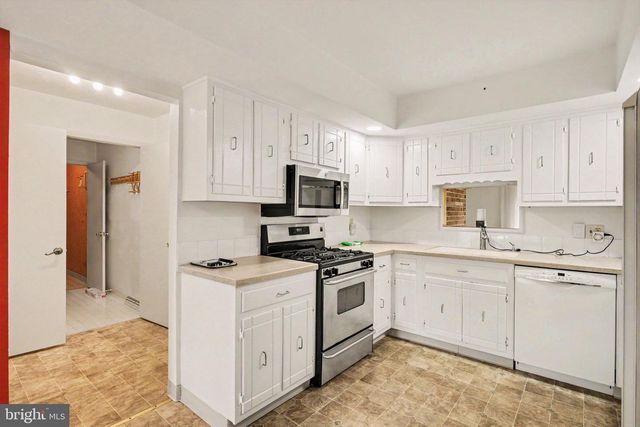 2170 TWIGDEN CT, York, PA 17403