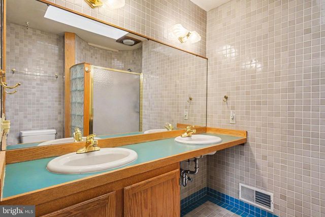2170 TWIGDEN CT, York, PA 17403