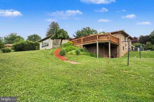 2170 TWIGDEN CT, York, PA 17403