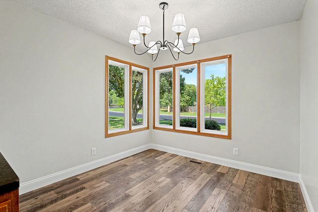 254 N Lakeside Dr, Andover, KS 67002