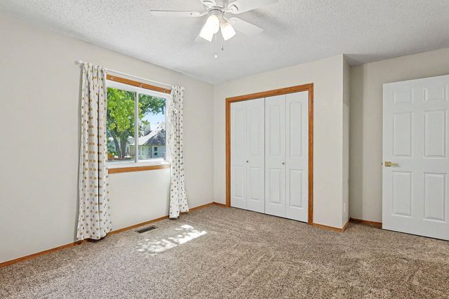 254 N Lakeside Dr, Andover, KS 67002