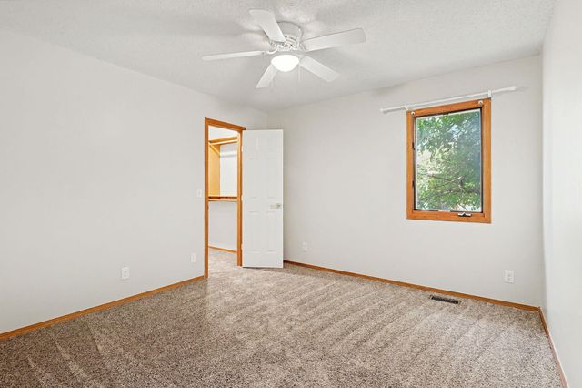 254 N Lakeside Dr, Andover, KS 67002