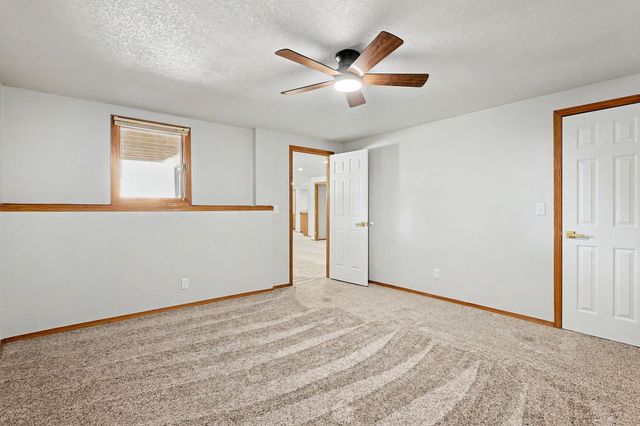 254 N Lakeside Dr, Andover, KS 67002