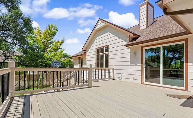 254 N Lakeside Dr, Andover, KS 67002