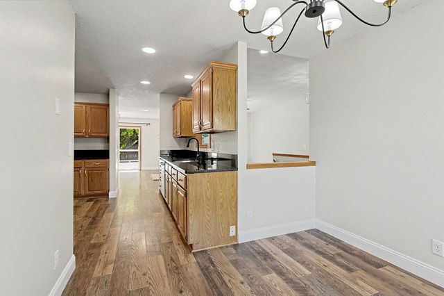 254 N Lakeside Dr, Andover, KS 67002