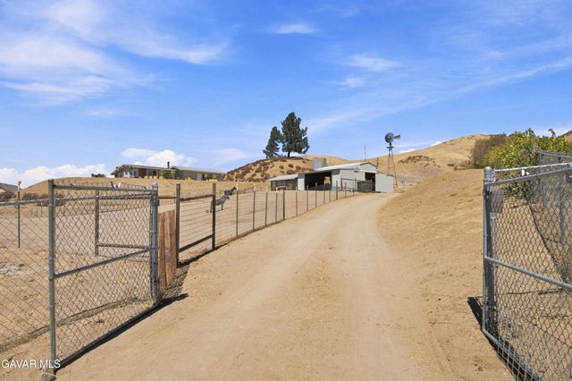 40051 W 72nd Street, Leona Valley, CA 93551