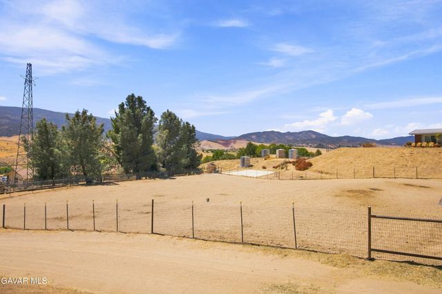40051 W 72nd Street, Leona Valley, CA 93551