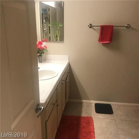 5250 Rainbow 2077, Las Vegas, NV 89118