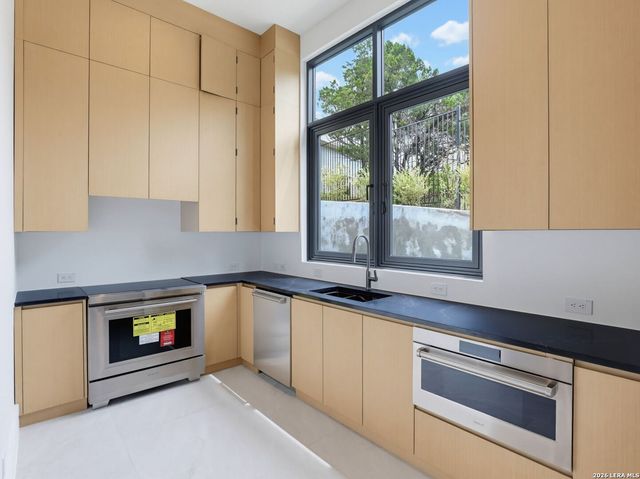 59 Via Aragon, San Antonio, TX 78257