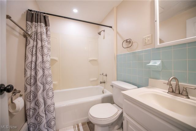 226 Hawthorne Avenue NE, Massillon, OH 44646