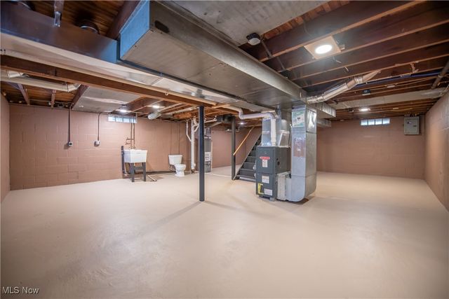 226 Hawthorne Avenue NE, Massillon, OH 44646