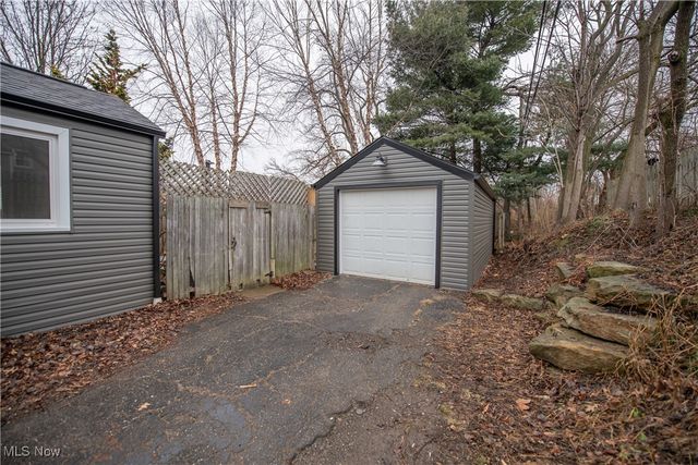 226 Hawthorne Avenue NE, Massillon, OH 44646