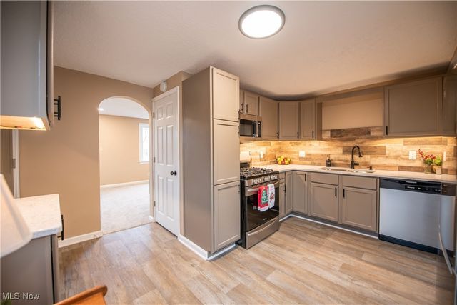 226 Hawthorne Avenue NE, Massillon, OH 44646