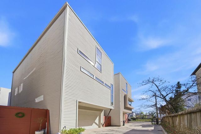 1117 W 17th Street, Houston, TX 77008