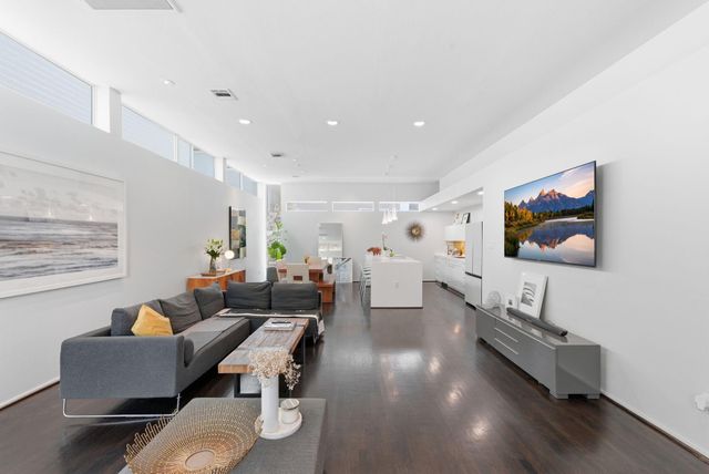 1117 W 17th Street, Houston, TX 77008