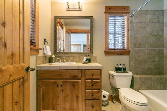 12381 Lookout Loop # F13-5, Truckee, CA 96161