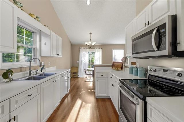 305 Chesapeake Ridge, Woodstock, GA 30189
