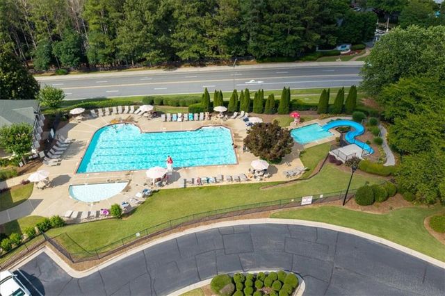 305 Chesapeake Ridge, Woodstock, GA 30189