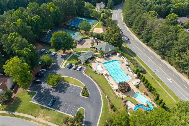 305 Chesapeake Ridge, Woodstock, GA 30189